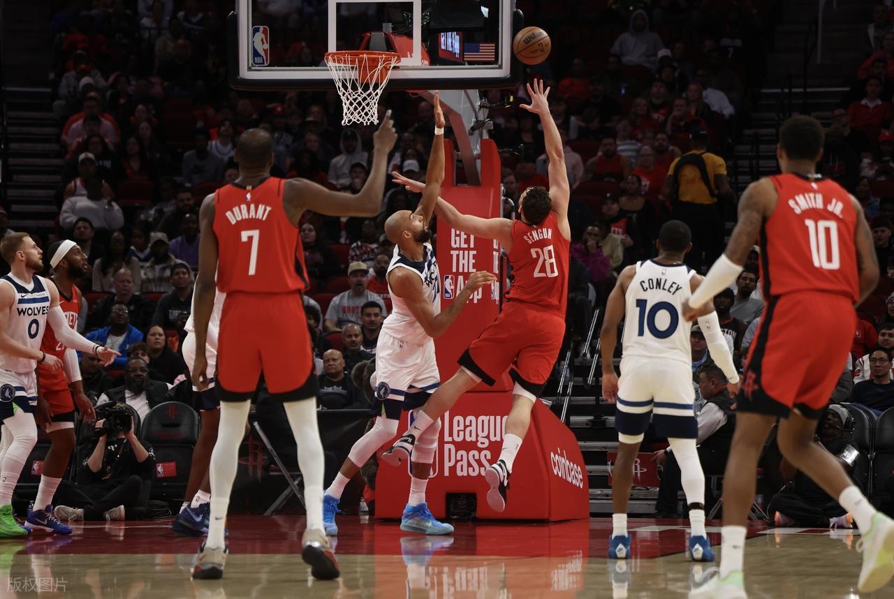 AFC冠军联赛-火箭险胜森林狼!杜兰特39+7,兰德尔空砍39分,一战看清6名球星