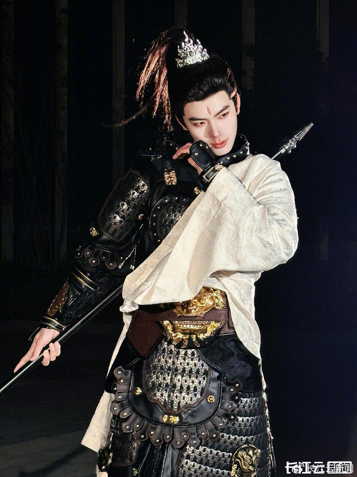 亚冠联赛-一夜爆红，网友为他写了一首原创歌曲《楚超第一帅》|张严杜柯|头球|潜江队|张凌赫|潜江_新浪体育_新浪新闻